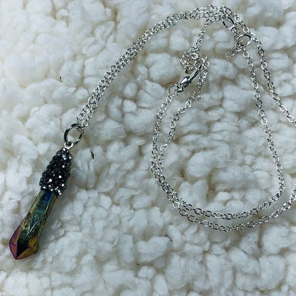 Rainbow holographic titanium quartz pendant necklace on silver chain - Picture 3 of 3